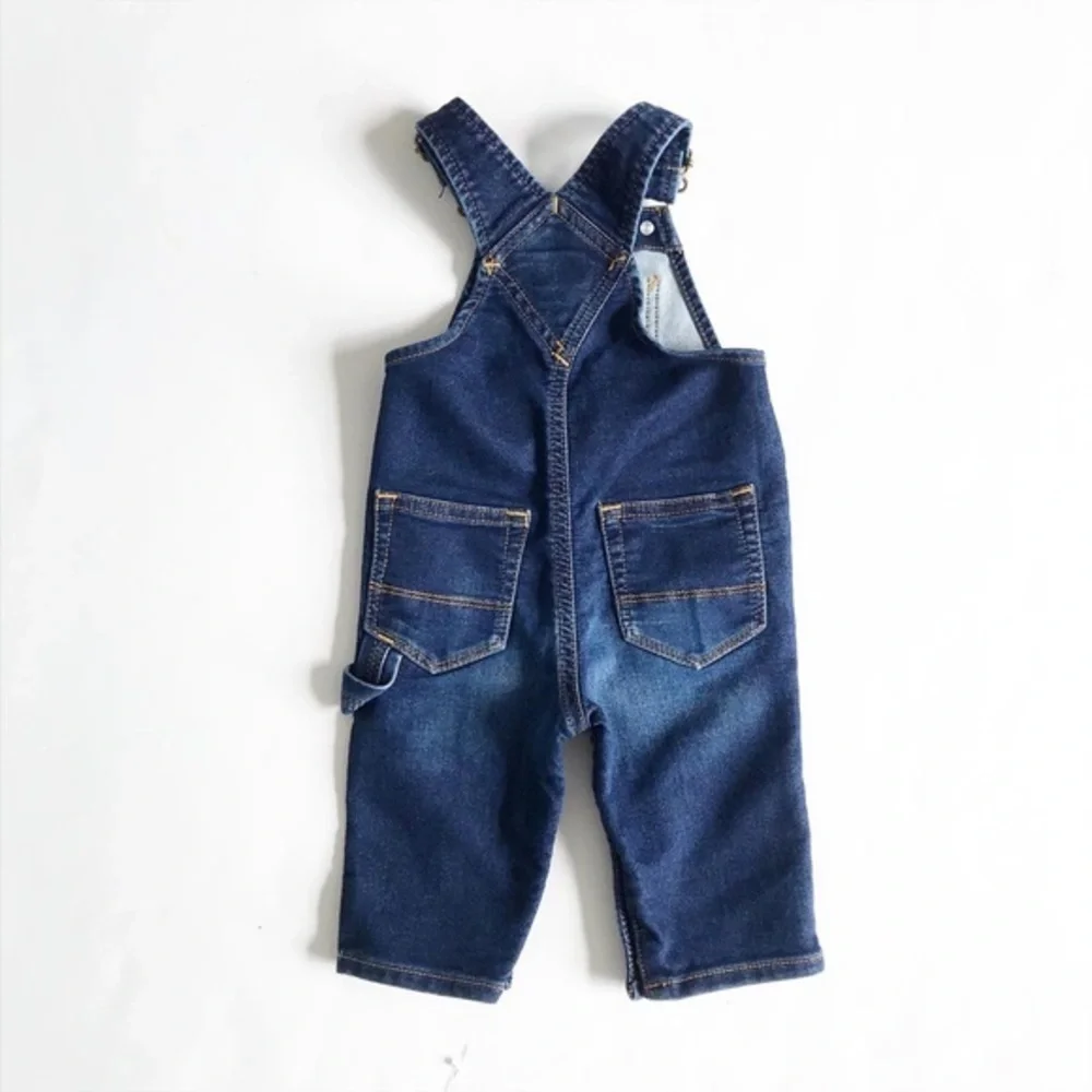 BABygap stretchy dark denim overalls EUC 3-6 month